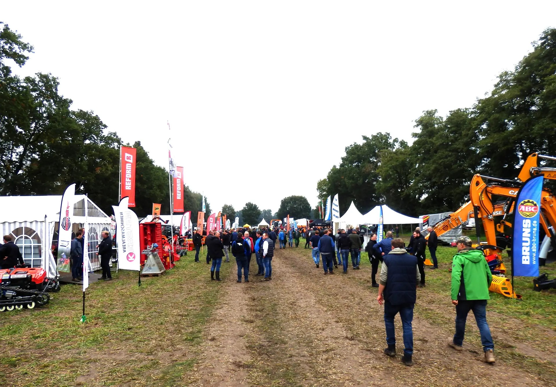 Technik zur Gewässerunterhaltung in Hausstette 8. Oktober 2026